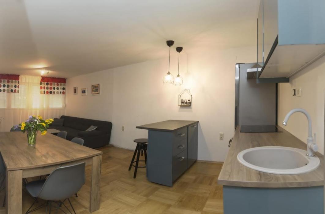 ספליט Guesthouse Lion מראה חיצוני תמונה